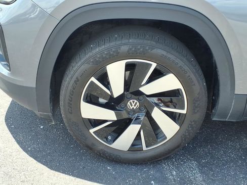 Used 2024 Volkswagen Atlas Cross Sport SE AWD/4WD image 31