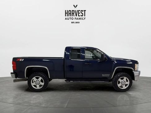 Used 2011 Chevrolet Silverado 2500 LT w/ Interior Plus Package AWD/4WD image 8
