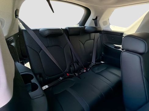 Used 2024 Honda Pilot Touring image 28