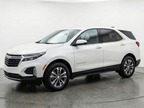 Used 2025 Chevrolet Equinox LT FWD image 3