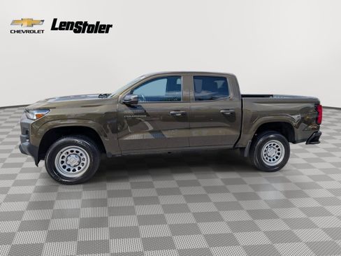 Used 2023 Chevrolet Colorado W/T RWD image 2