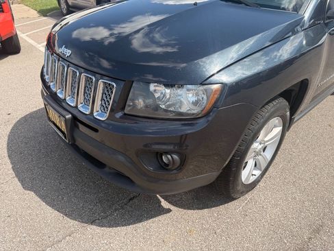Used 2014 Jeep Compass Latitude w/ Sun/Sound Group AWD/4WD image 39