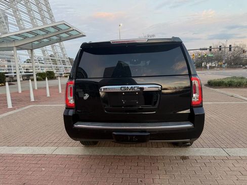 Used 2017 GMC Yukon Denali w/ Open Road Package image 8