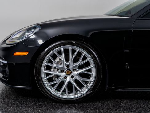 Used 2022 Porsche Panamera 4 Platinum Edition image 18