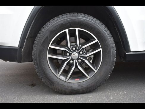 Used 2018 Jeep Grand Cherokee Trailhawk w/ Trailhawk Luxury Group image 39