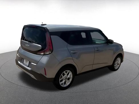 Used 2025 Kia Soul LX w/ LX Technology Package FWD image 16