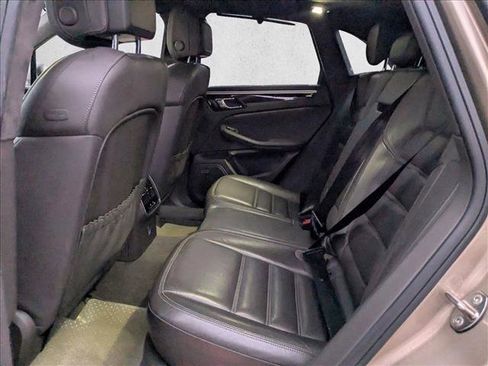 Used 2018 Porsche Macan Turbo image 18