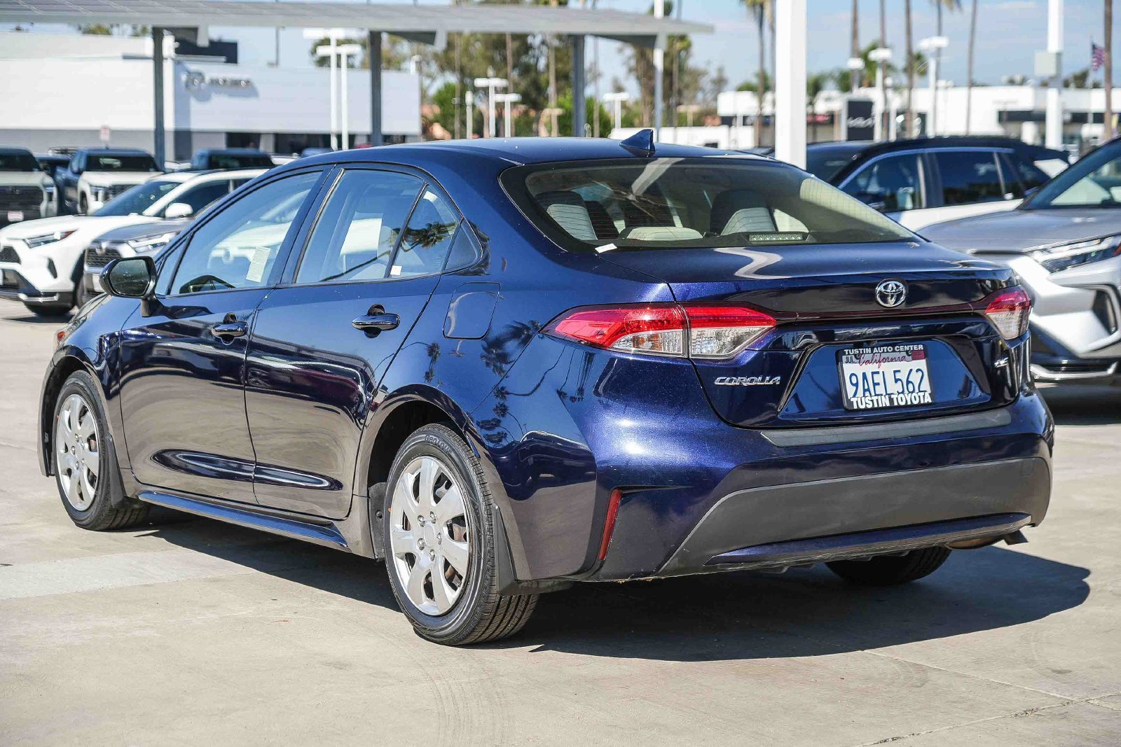 Used 2020 Toyota Corolla LE FWD image 8