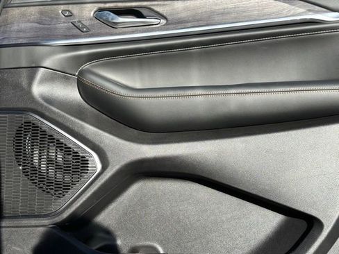 New 2025 Jeep Grand Cherokee Overland w/ Luxury Tech Group IV image 25