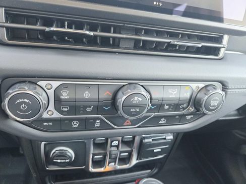 New 2026 Jeep Gladiator Mojave AWD/4WD image 25