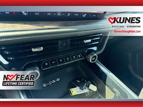 Used 2025 Chevrolet Tahoe Z71 AWD/4WD image 36