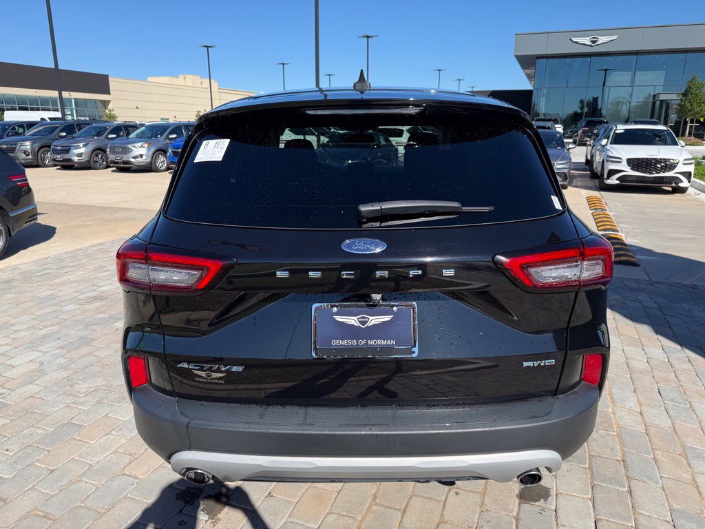 Used 2024 Ford Escape Active AWD/4WD image 4