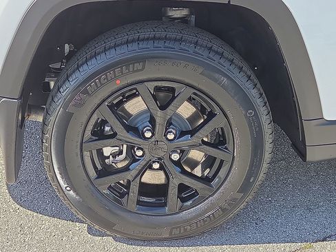 New 2026 Jeep Grand Cherokee L 4WD image 7