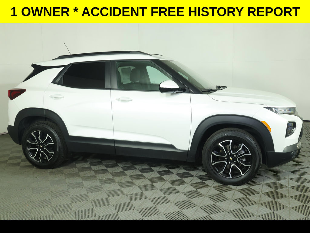 Used 2023 Chevrolet TrailBlazer ACTIV w/ Sun and Liftgate Package AWD/4WD image 2