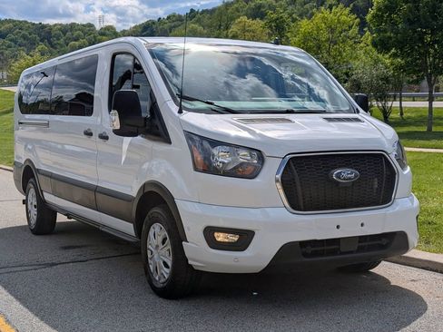 Used 2023 Ford Transit 350 XLT RWD image 2