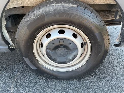 Used 2016 Ford Transit 150 130 Low Roof RWD image 18