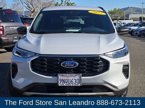 Used 2025 Ford Escape ST-Line w/ Equipment Group 301A image 5