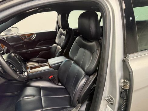 Used 2019 Lincoln Continental Premiere image 58