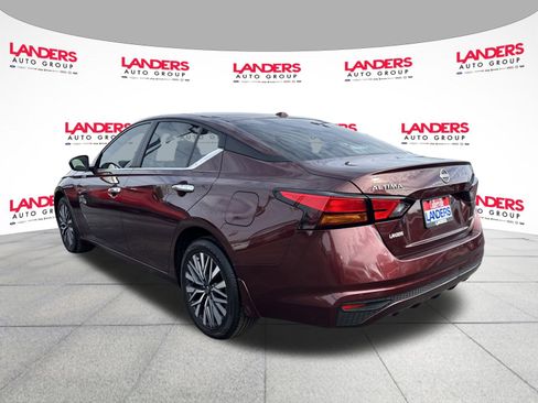 Used 2024 Nissan Altima 2.5 SV image 5
