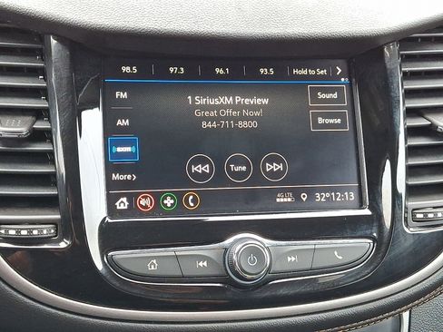 Used 2020 Chevrolet Trax LT w/ LT Convenience Package AWD/4WD image 16