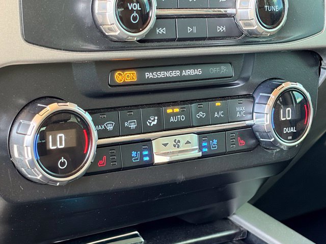 Used 2022 Ford F450 Lariat w/ Lariat Value Package AWD/4WD image 22