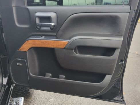 Used 2018 Chevrolet Silverado 2500 High Country w/ Duramax Plus Package image 34