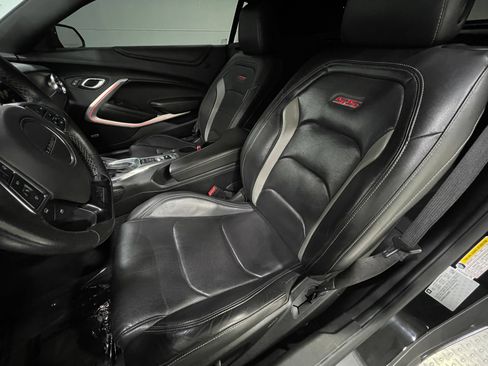 Used 2018 Chevrolet Camaro SS RWD image 12