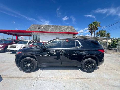 Used 2020 Chevrolet Traverse LT FWD image 9