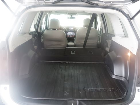 Used 2017 Subaru Forester 2.5i Premium w/ All-Weather Package image 12