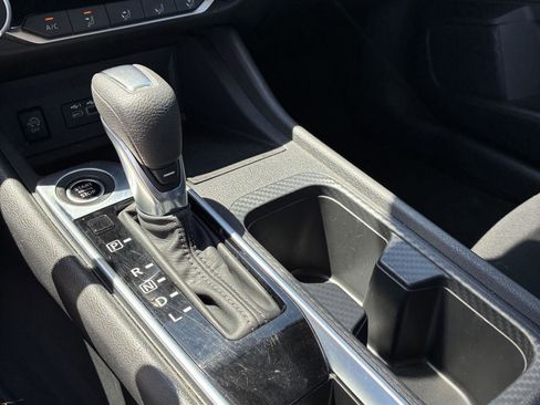 Used 2025 Nissan Sentra SV FWD image 6