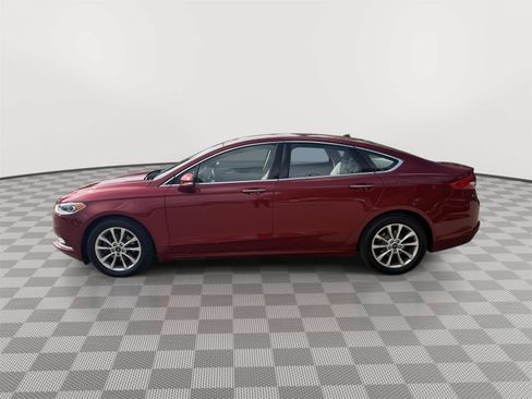 Used 2017 Ford Fusion SE w/ Fusion SE Technology Package FWD image 6