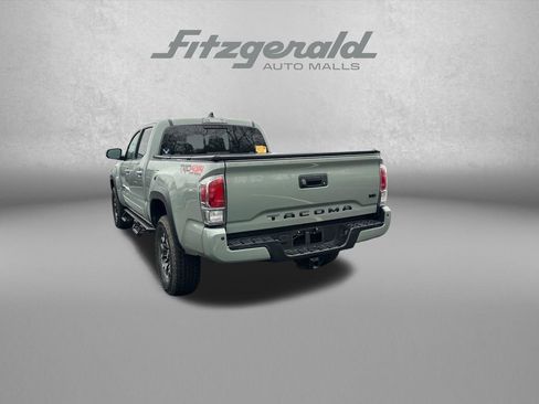Used 2023 Toyota Tacoma TRD Off-Road w/ Technology Package AWD/4WD image 5