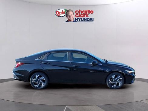 New 2026 Hyundai Elantra Limited FWD image 6