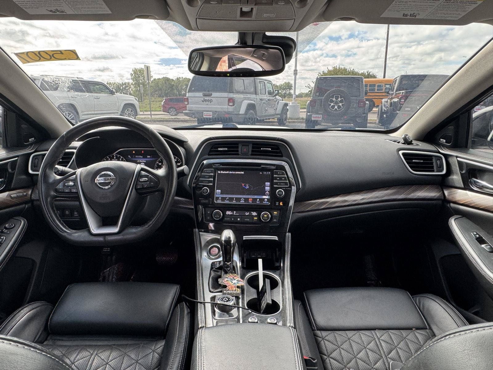 Used 2017 Nissan Maxima Platinum FWD image 3