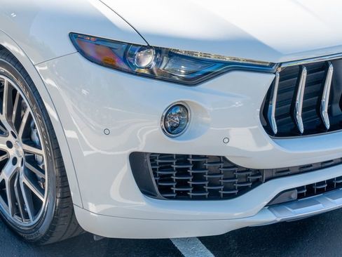 Used 2018 Maserati Levante S GranLusso AWD/4WD image 10