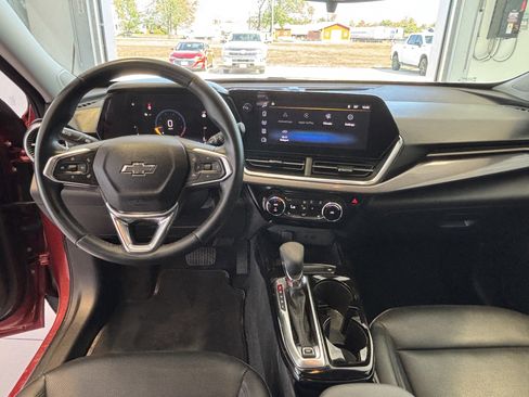 Used 2024 Chevrolet Trax ACTIV w/ Sunroof Package image 10