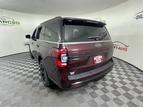 Used 2024 Ford Expedition Limited image 4
