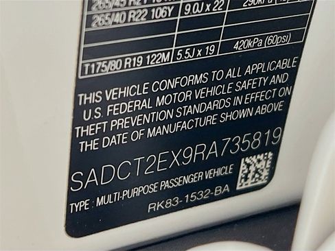 Used 2024 Jaguar F-PACE R-Dynamic S image 33