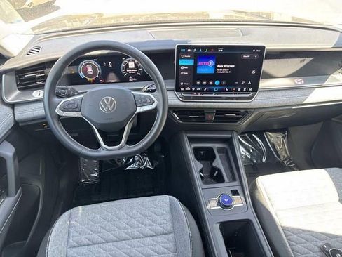 Used 2025 Volkswagen Tiguan S FWD image 7