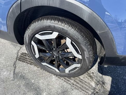 Used 2023 Kia Telluride S image 12