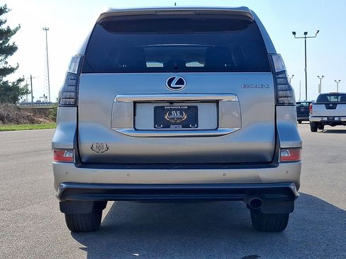 Used 2023 Lexus GX 460 Premium w/ Accessory Package AWD/4WD image 23