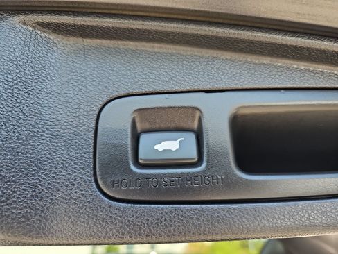 Used 2018 Honda CR-V Touring image 13