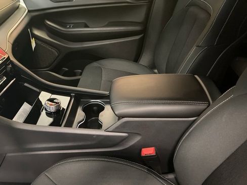 New 2025 Jeep Grand Cherokee L Laredo image 24