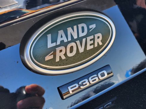 Used 2023 Land Rover Discovery S R-Dynamic AWD/4WD image 12