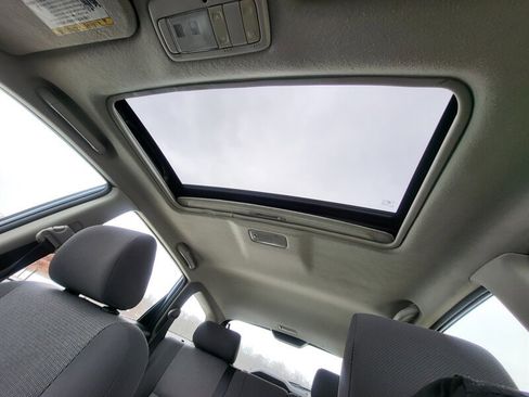 Used 2006 Toyota Matrix XR image 21