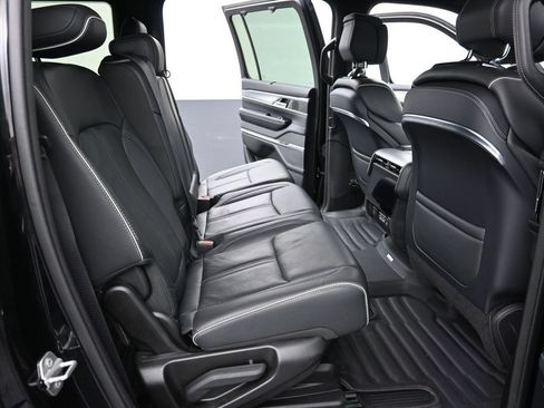 Used 2023 Jeep Grand Wagoneer Series II w/ Flexible Seating Group AWD/4WD image 23