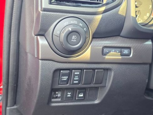 Used 2024 Nissan Titan PRO-4X w/ Pro-4x Convenience Package AWD/4WD image 18