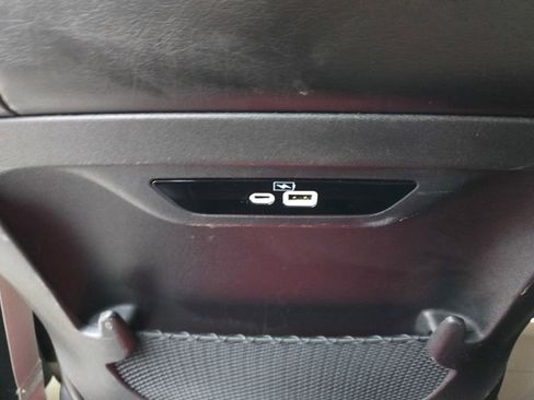 Used 2023 Chrysler Pacifica Touring-L image 26