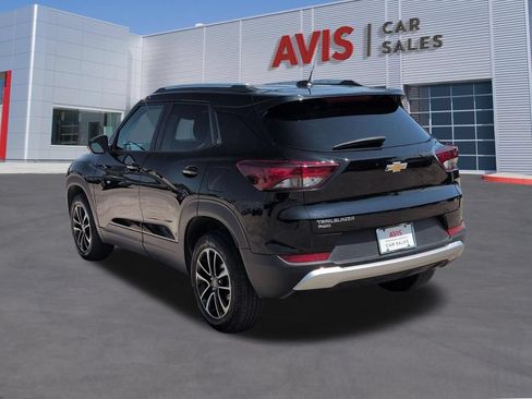 Used 2025 Chevrolet TrailBlazer LT AWD/4WD image 9
