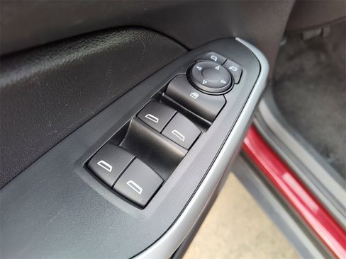 Used 2025 Chevrolet Trax LS image 21